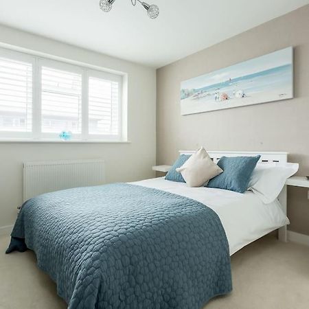 Stunning 2 Bed Apartment, Fabulous Sea View & 2 Minutes To Beach With Parking Bournemouth Kültér fotó